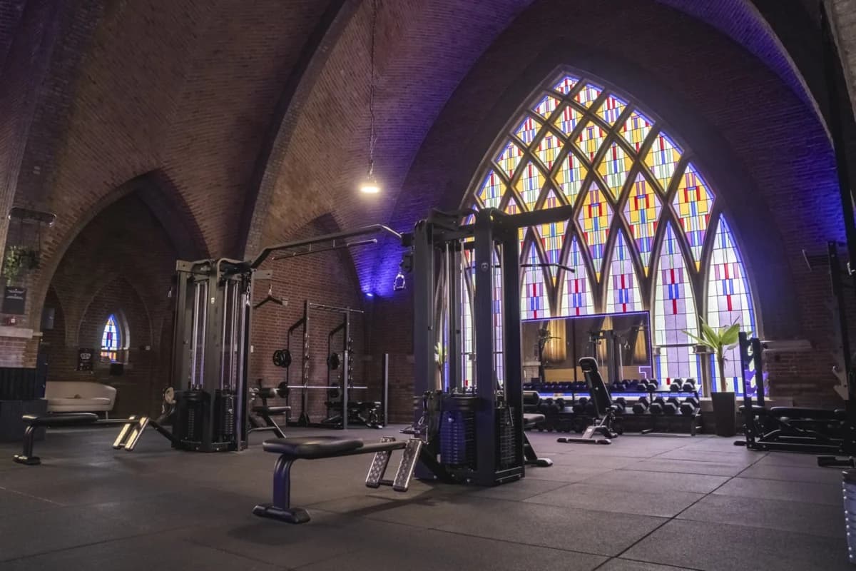 Site équipé par Telju dans une église réaménagée